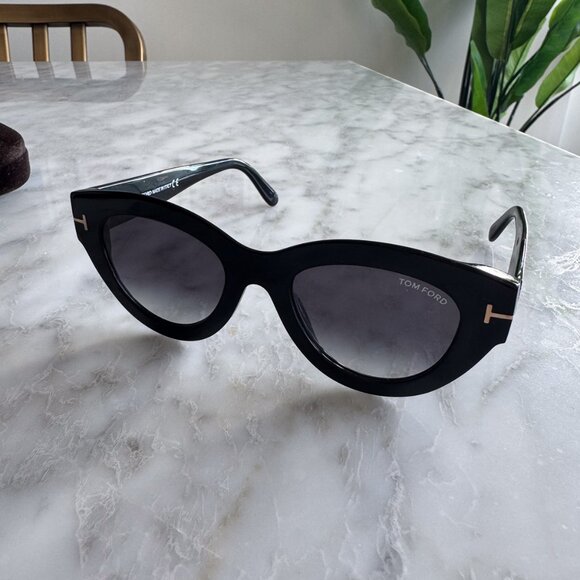 TOM FORD Toni Cat-Eye Sunglasses - Picture 6 of 6